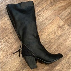 Women’s Black Knee-high Boots
